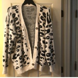 Fuzzy Black and White Leopard Print Sweater Large